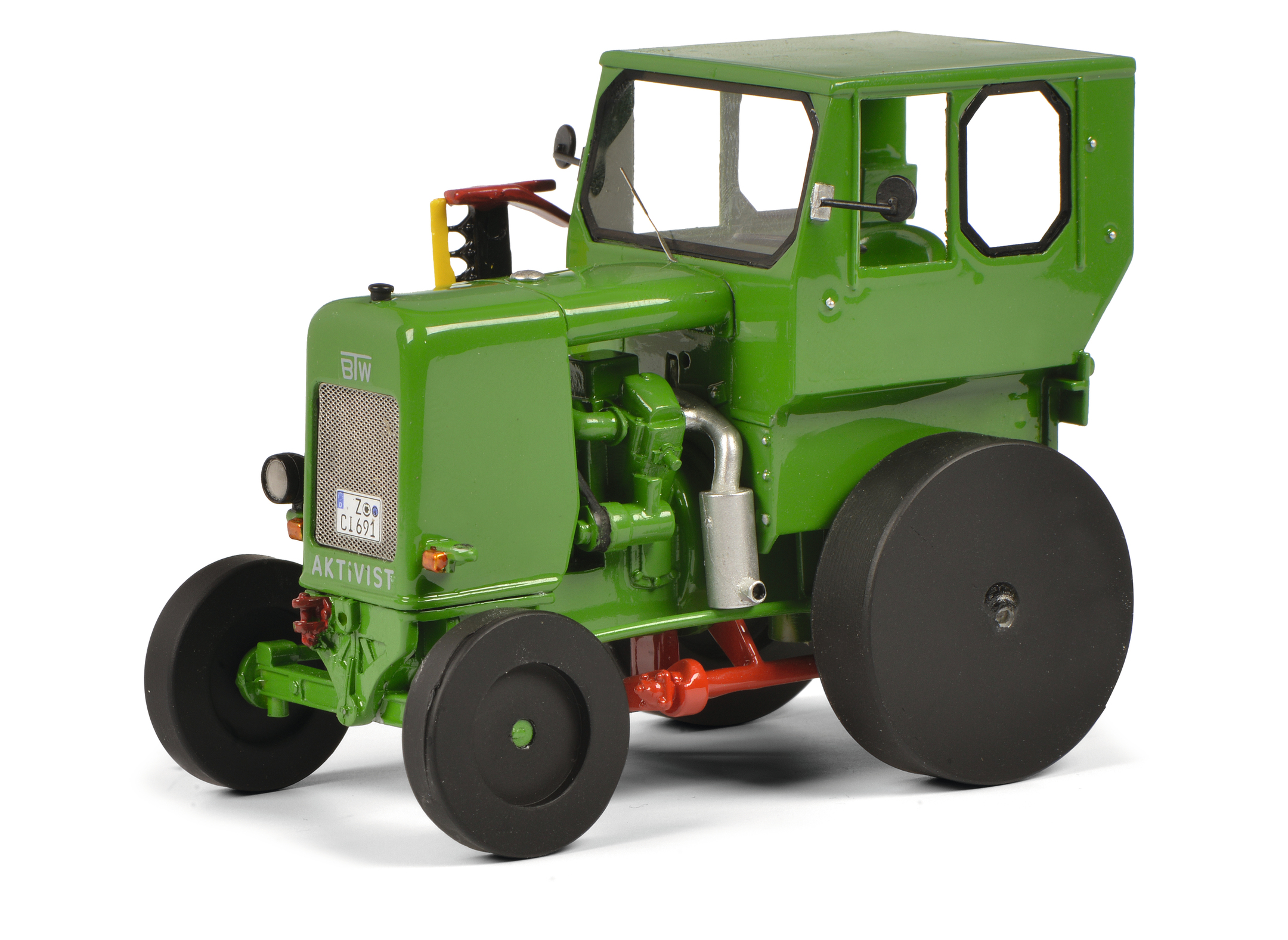 IFA RS-03 Aktivist Traktor 1:32